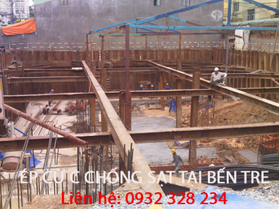 Ép cừ chống sạt tại Bến Tre